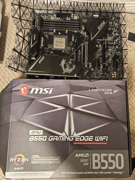 Kit Gaming AM4 - Ryzen 5 5600X | 32GB RAM RGB Renegade CL17 | MSI B550 WiFi | Hyper 212