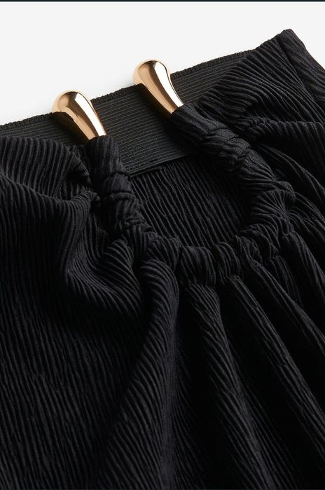 H&M пола със златист елемент