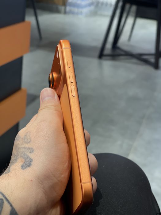 Обменяю iphone 17 pro max 256gb orange