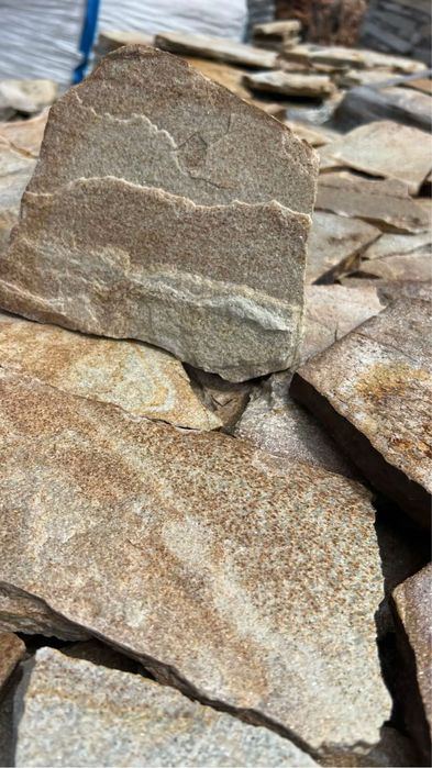 Gresie faianta si piatra naturala