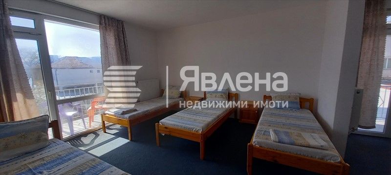 Явлена продава самостоятелна къща в идеален център на гр.Царево