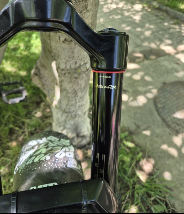 Vând furca mtb rockshox zeb select plus