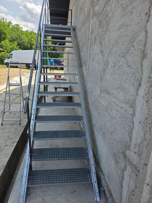 Grătare zincate Scări zincate