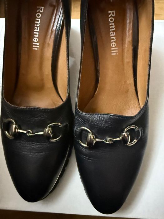 Продается туфли женские