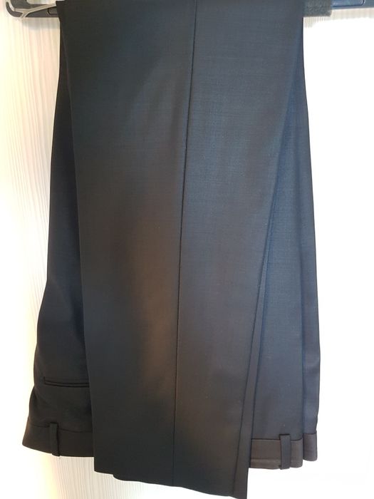 Vand costum de barbati