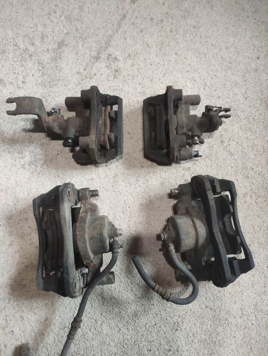 Продам суппорта на Мазда кронос