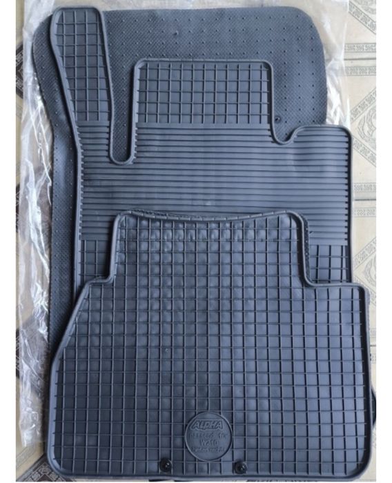 Продам коврики на мерсеоес е- класс (w210)