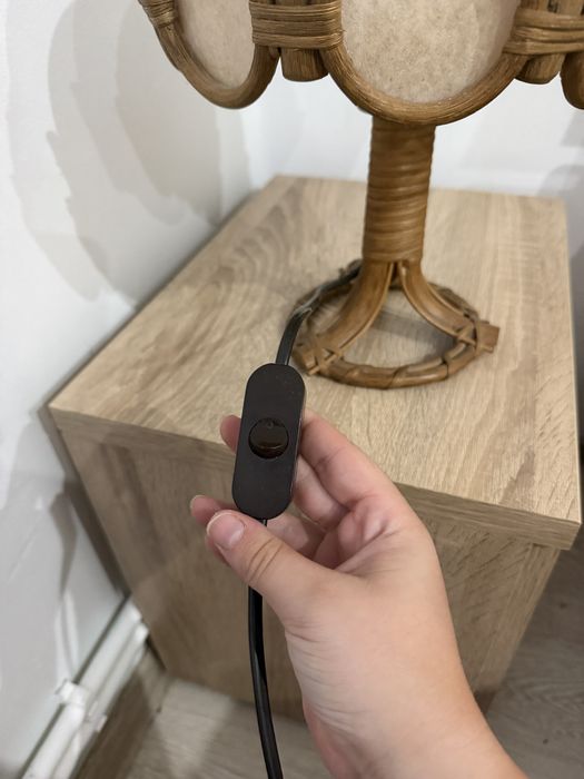 Lampa de lemn functionala