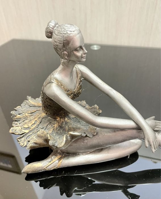 Балерина статуетка