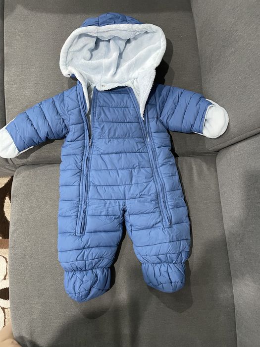 Продам комбинезоны детские