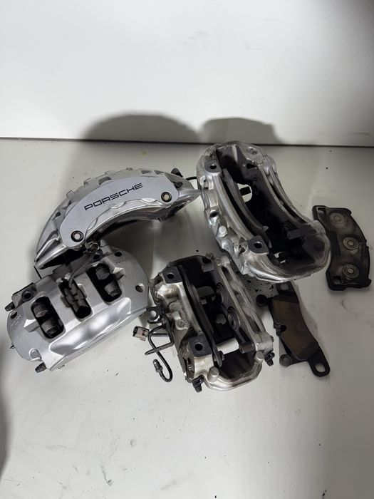 Спирачни апарати brembo за Porshce 958  92 A