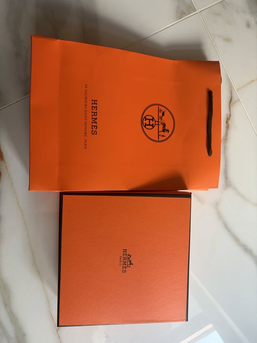 Дамски колан на Hermes, най-търсения модел, черно със златно