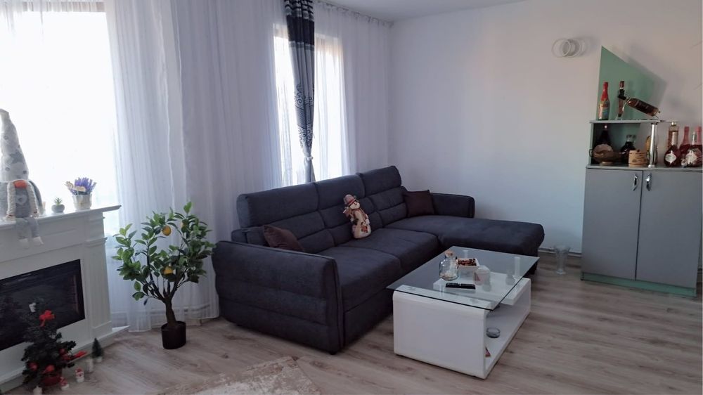 Inchiriem camere într-o casă privată/toată casa în Craiova