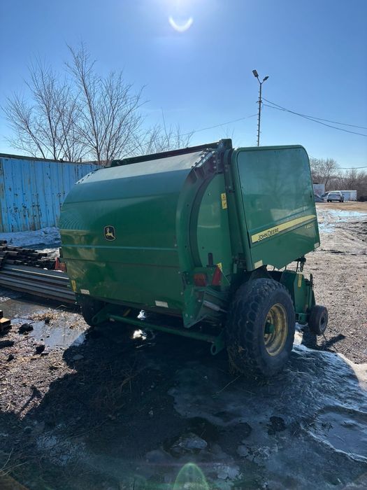Пресс-подборщик John Deere