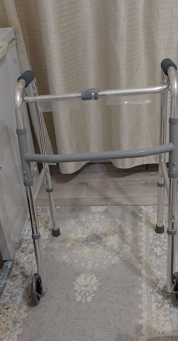 Продам ходунки для взрослого