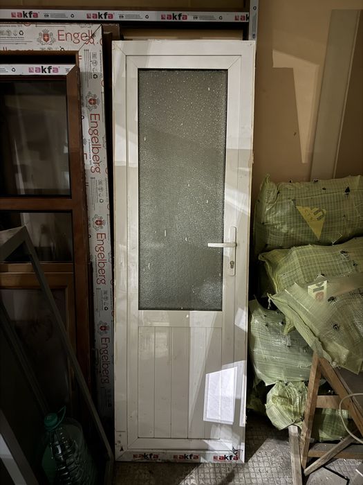 2ta eshik sotiladi holati ortacha razmer 62x193