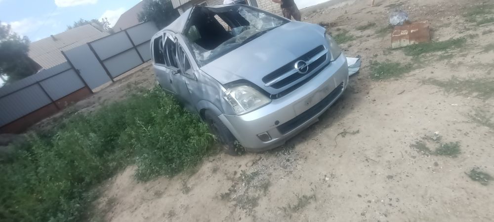 Продам на запчасти. Опель мерива