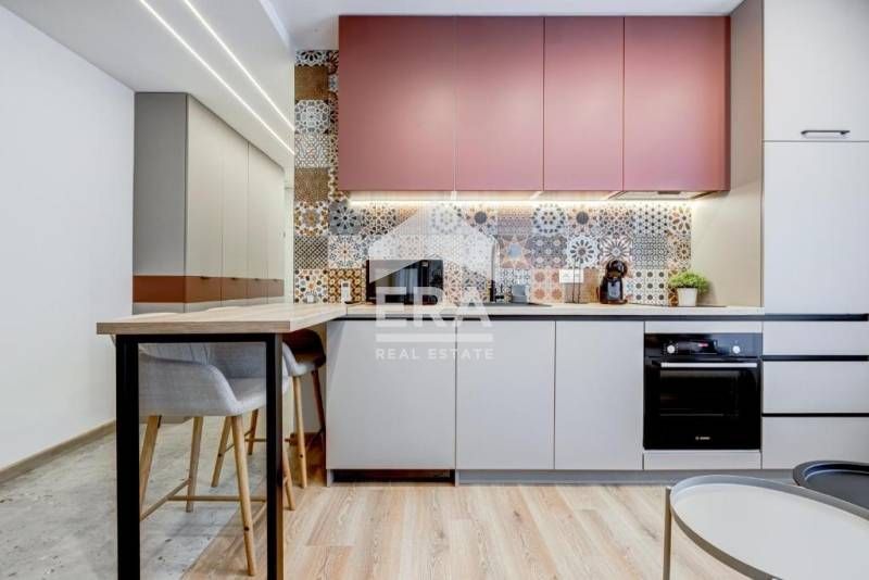 Продава се Тристаен апартамент в София, Център - 104 кв.м за 1614 €/кв.м - Снимка #5