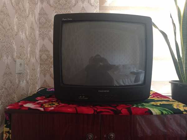 Куплю телевизор ташкент. Телевизоры в Ташкенте. Telvizor Temp savitiskie 280. Сахна telvizor.