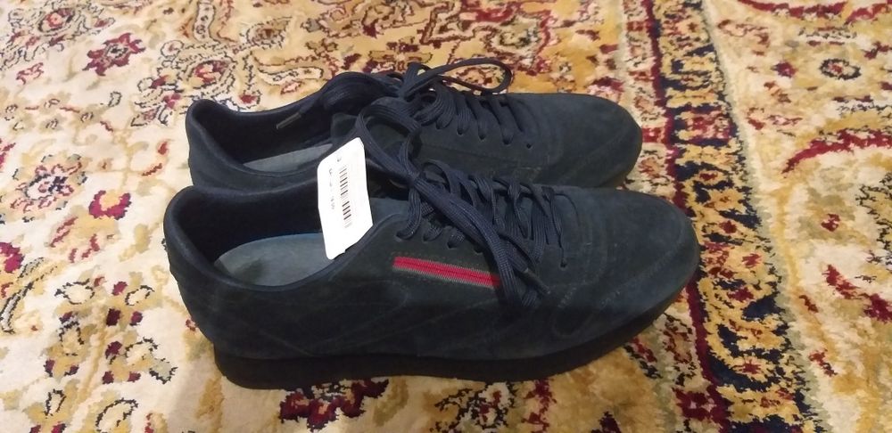 Кроссовки новые 38 размера