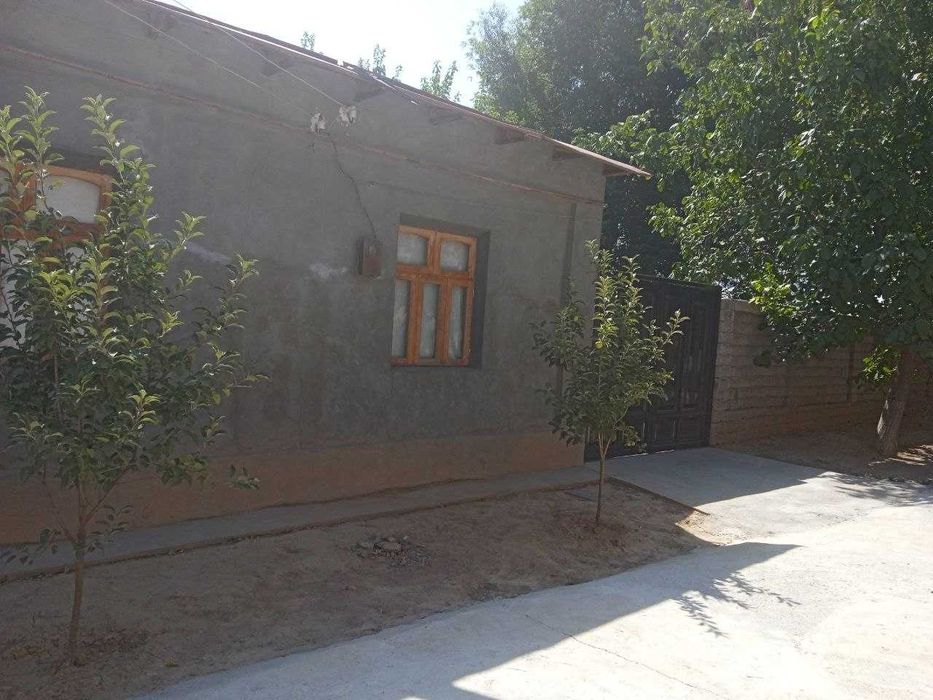 Срочно ховли сотилади