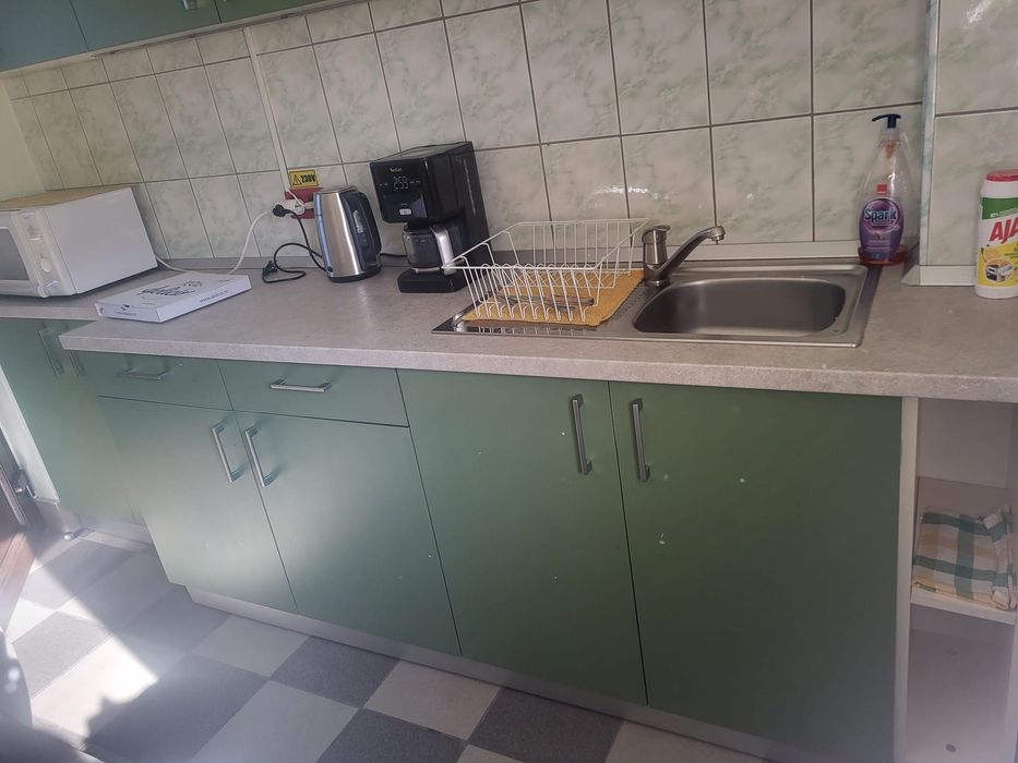 Mobilier bucatarie - model modern + masa