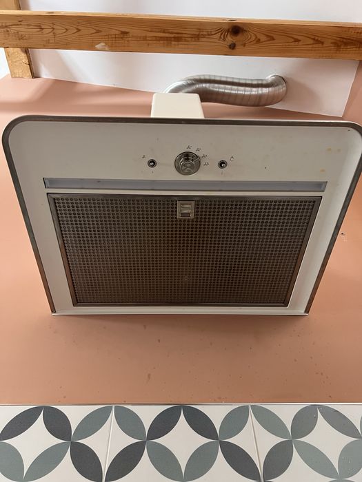 Аспиратор за монтаж на стена