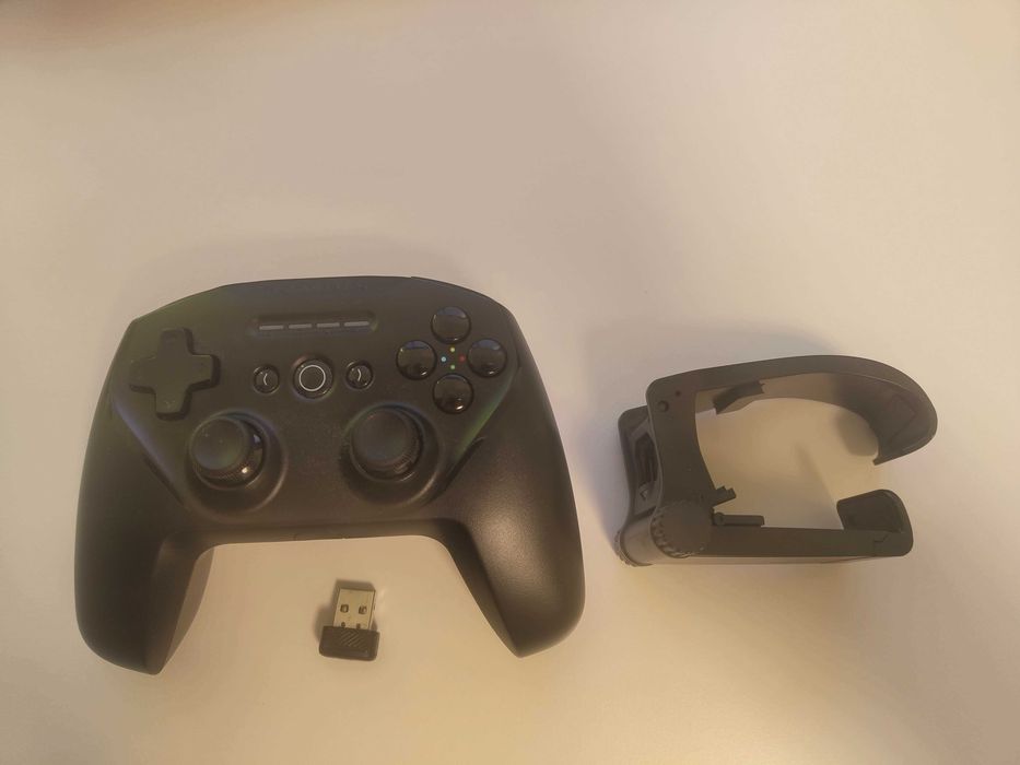Steelseries Stratus Duo + държач за телефон