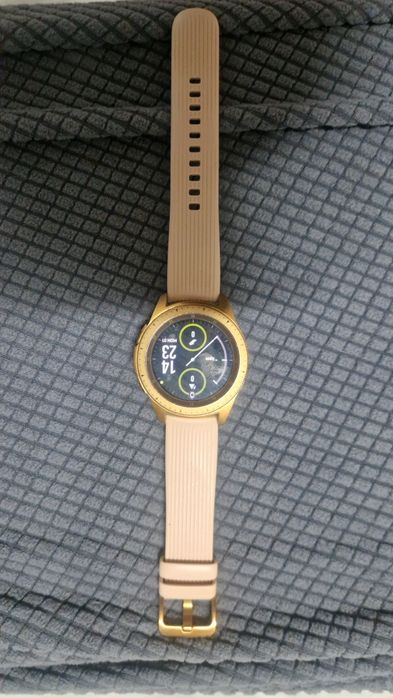 Samsung Galaxy Watch 42 mm Rose Gold, încărcător original inclus