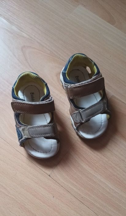 Sandale piele nr 21 si nr 25