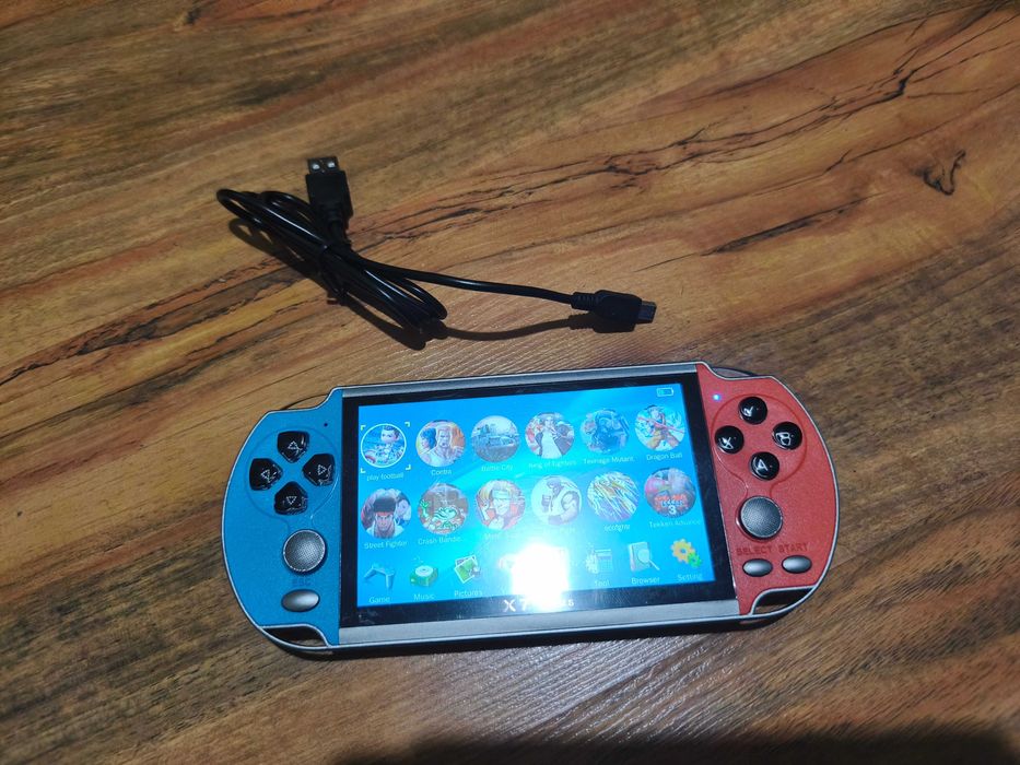 Мострена тествана с 10000 игри X7 Plus, 8GB, 5 инчов екран конзола...