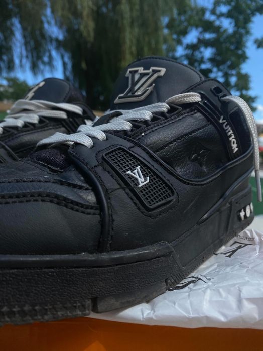 Louis Vuitton Trainer Black