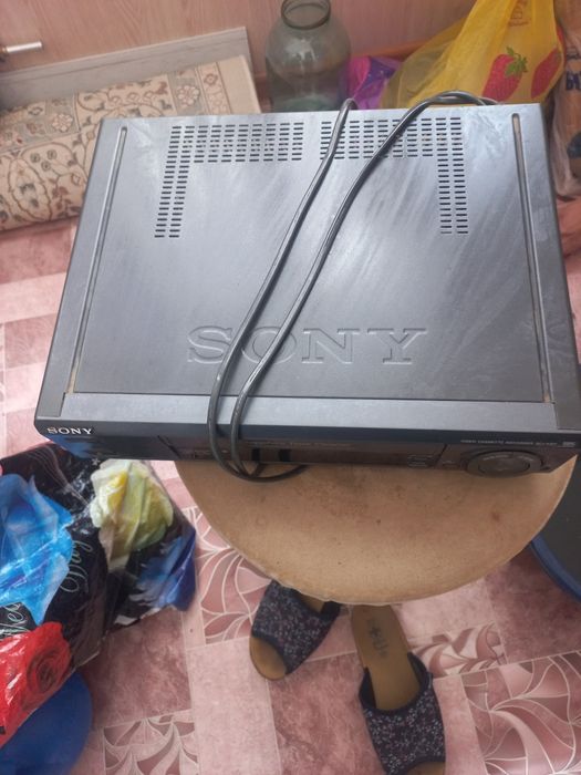 Продам видеомагнитофон SONY