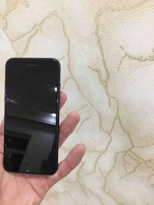 Iphone 7   128  pamit.   usilina qoyilgon batarya