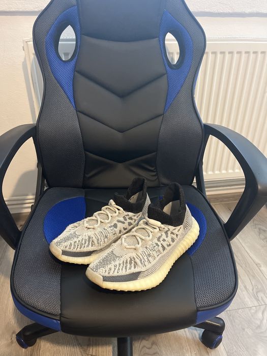 YEEZY 350 V2 cmpct