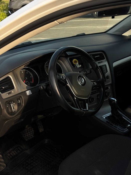 Продавам VW Golf 2.0TDI Automatic DSG