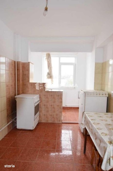 Apartament 2 camere Podu Ros, etaj intermediar, mutare imediata
