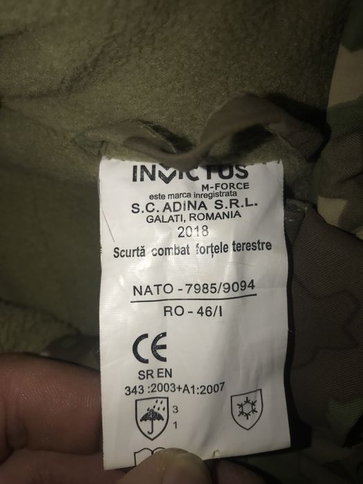 Scurtă combat camuflaj