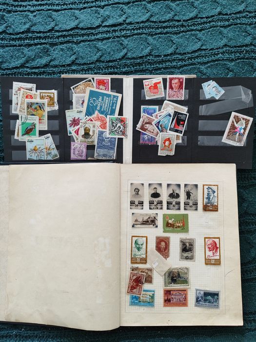 Продаю 2 альбома с марками