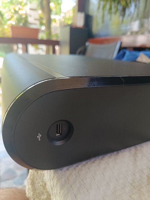 JBL Cinema base soundbar subwoofer integrat