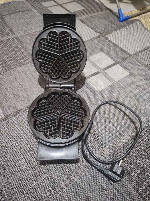 Вафельница электрическая