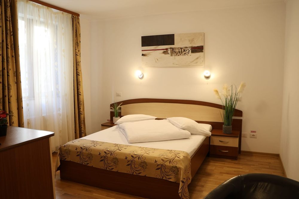 Pensiune de Vanzare in Sinaia - Casa Tibi