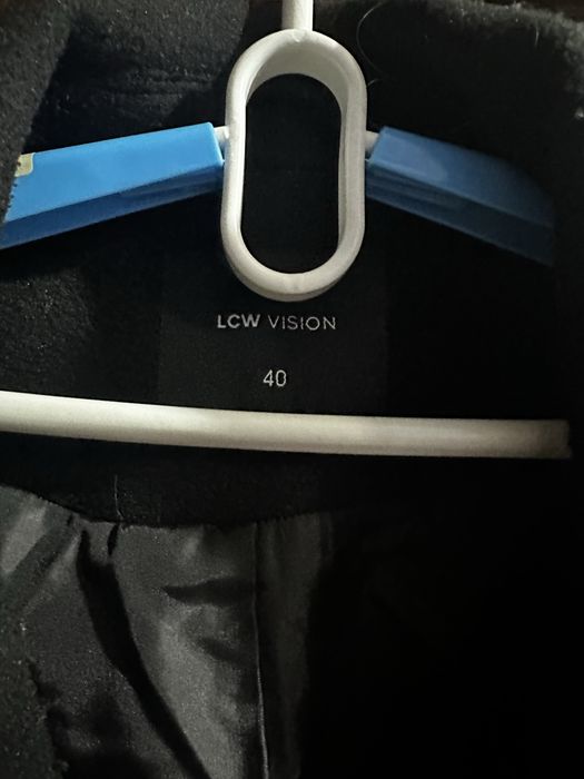 Пальто женское черного цвета