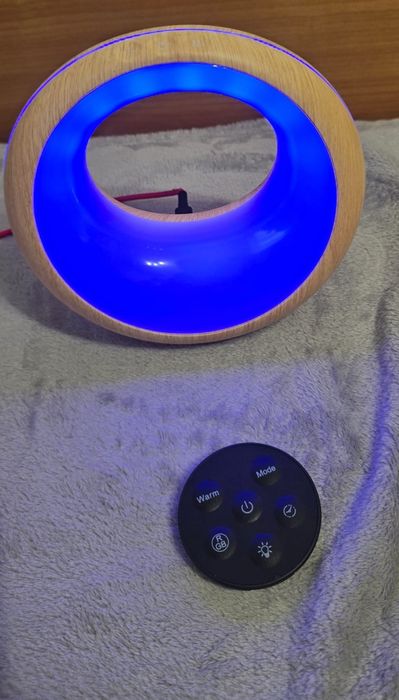 Vând lampa de noptiera cu telecomanda