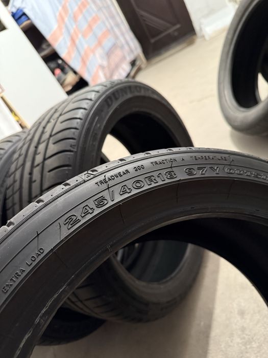 Шины летние Dunlop 245/40/18