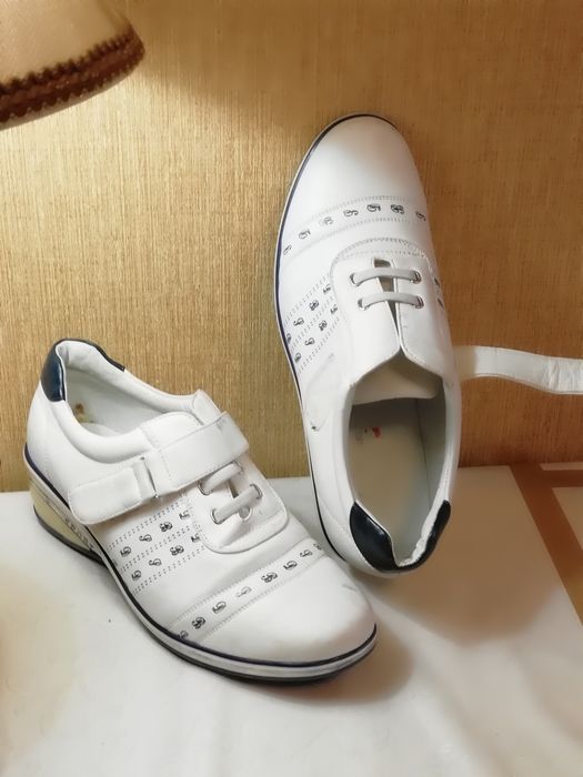Продам кеды,кроссовки,  недорого.