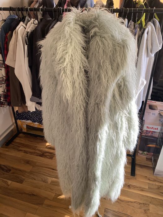 Haină de blană artificială H&M, nouă, mărime M
