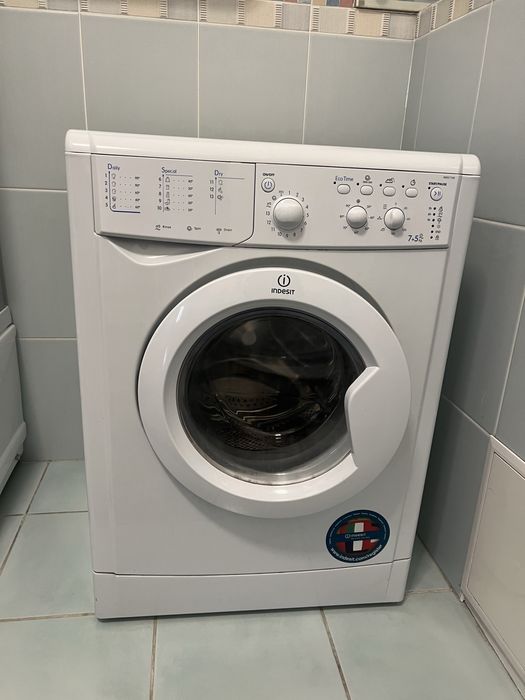 Стиральная машина-автомат с сушкой б/у