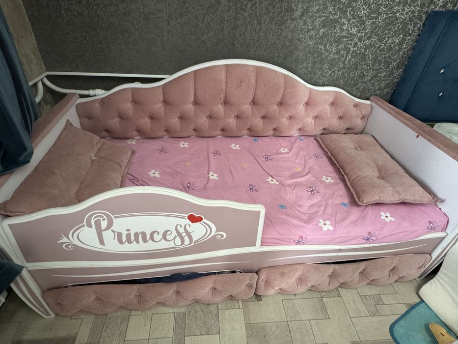 Продам кровать детскую