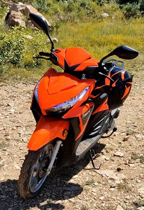 Скутер Spark 150
